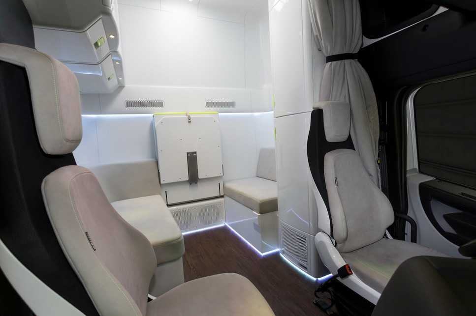 Freightliner SuperTruck Trailer Class 8 Yang Hemat BBM-compressed