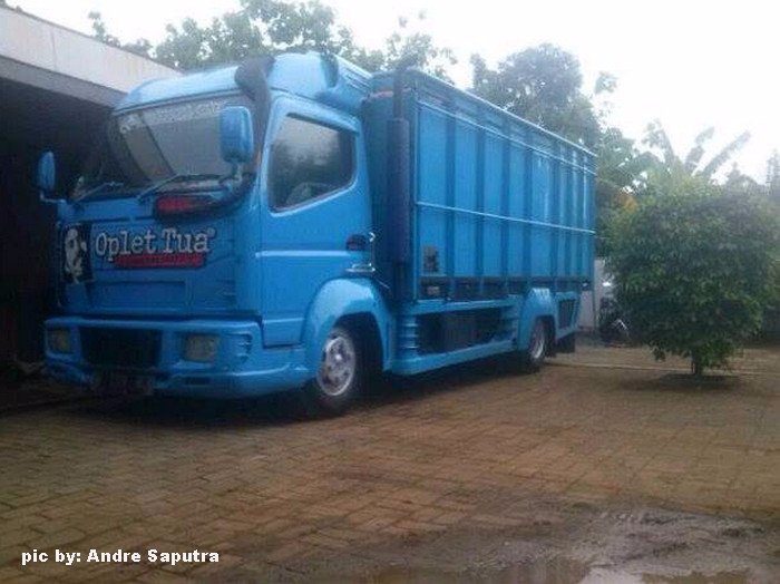 Modifikasi Truk Fuso Canter Oplet Tua Rajawali Sakti-compressed